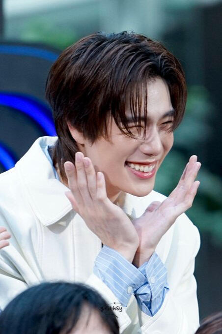 Phuwin with Galaxy A56