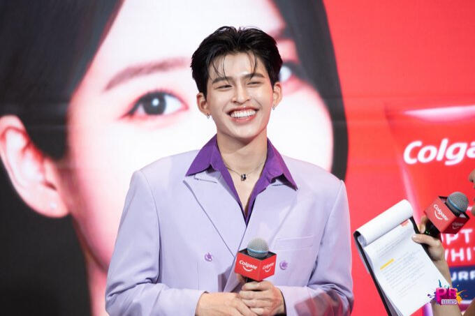 POND SMILE WITH COLGATE